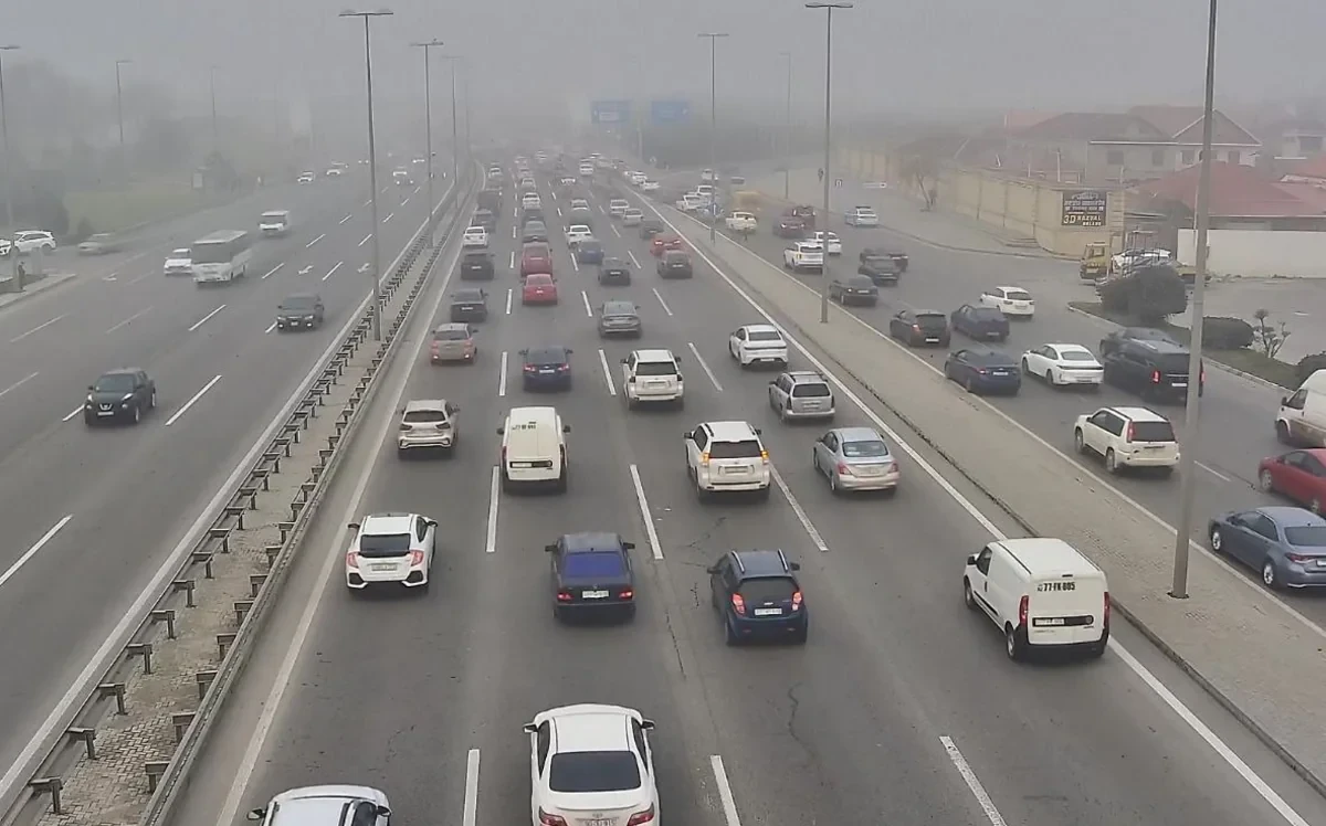 Paytaxtın bu küçələrində sıxlıq var