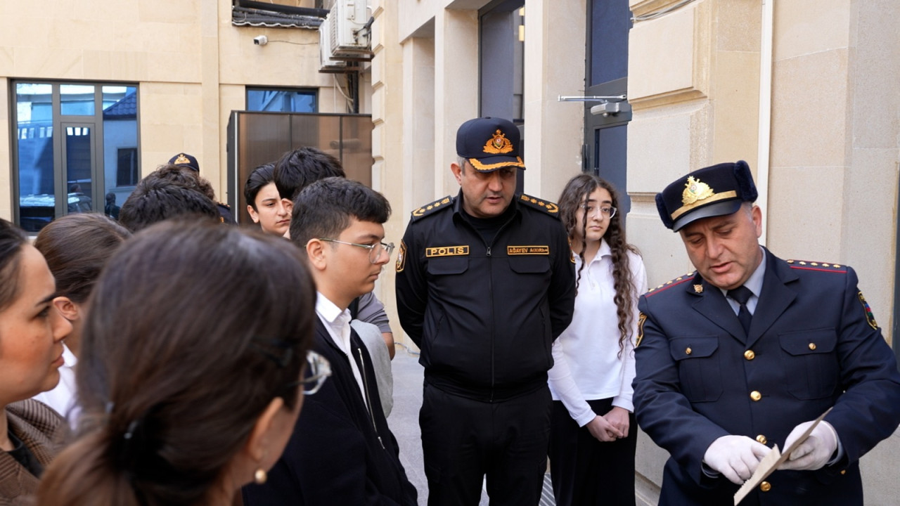 Məktəblilər polisin xidməti ilə yaxından tanış olublar - FOTOLAR