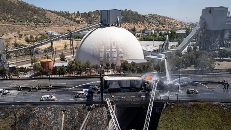 Yük tankeri havaya uçdu - Ölən və yaralananlar var
