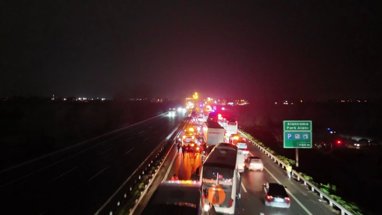 16 avtomobil toqquşdu - Ağır qəza