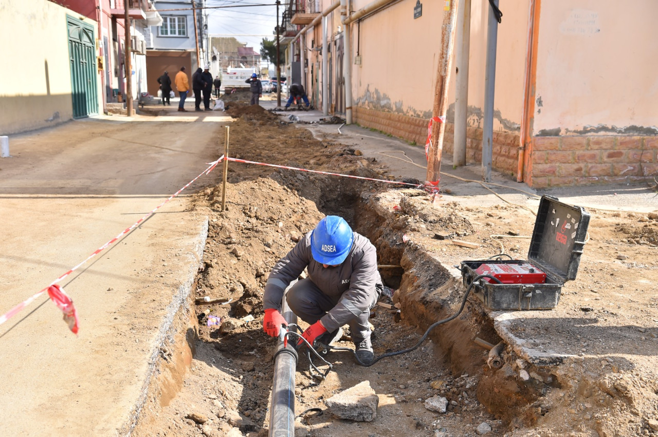 Xətaidə evlərin altında qalan magistral su xətti dəyişdirildi - FOTO/VİDEO