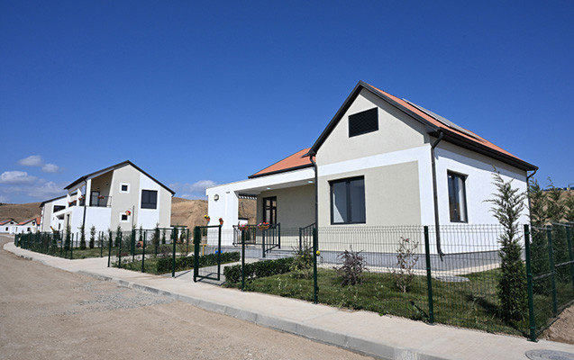 \"Qarabağa qayıdanlar evlərini özləri tiksin\" - Razi Nurullayev