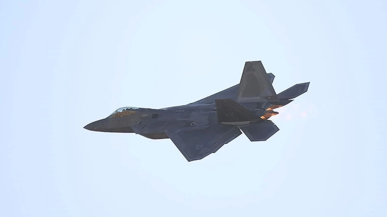 ABŞ-dən gərginliyi artıracaq addım - 12 \"F-22\" bu ölkəyə eniş etdi