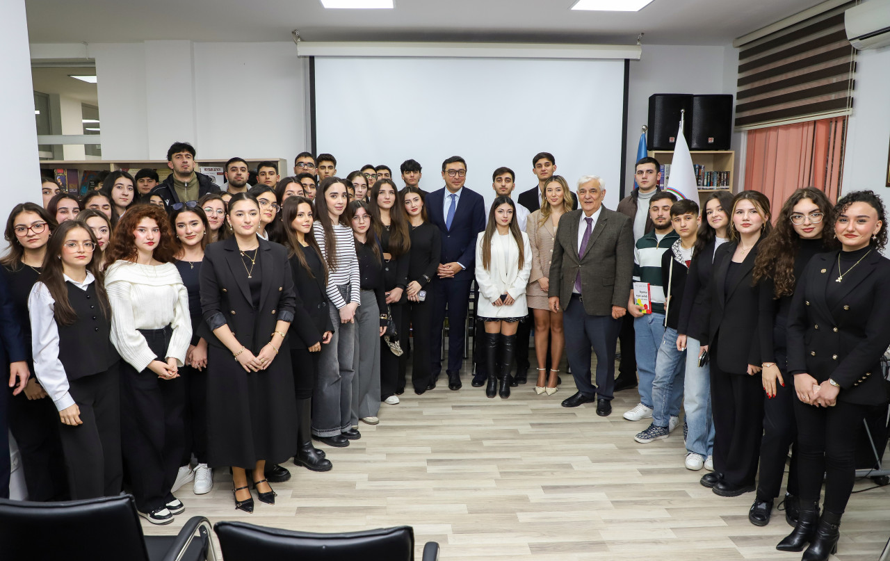 Fərid Qayıbov ADU-nun tələbələri ilə görüşdü - FOTOLAR