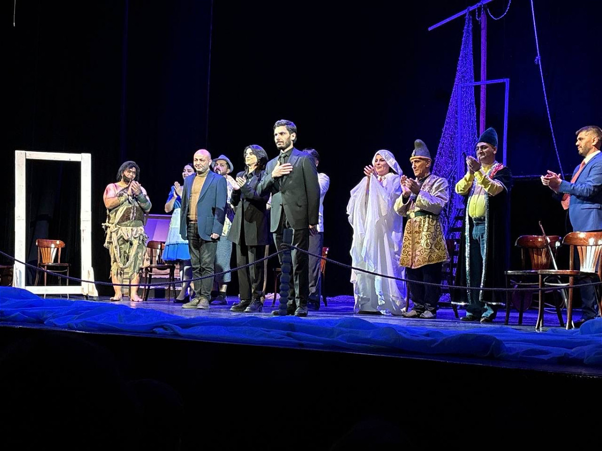 Naxçıvan teatrı Kamal Abdullanın tamaşasını Bakıda nümayiş etdirdi