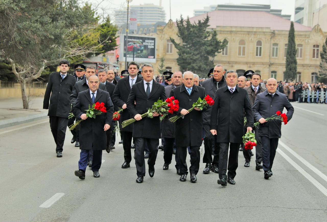 AAYDA-nın rəhbərliyi Xocalı soyqırımı abidəsini ziyarət etdi - FOTOLAR