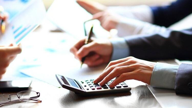 Bu halda işçiyə 8 gün əlavə məzuniyyət verilə bilər