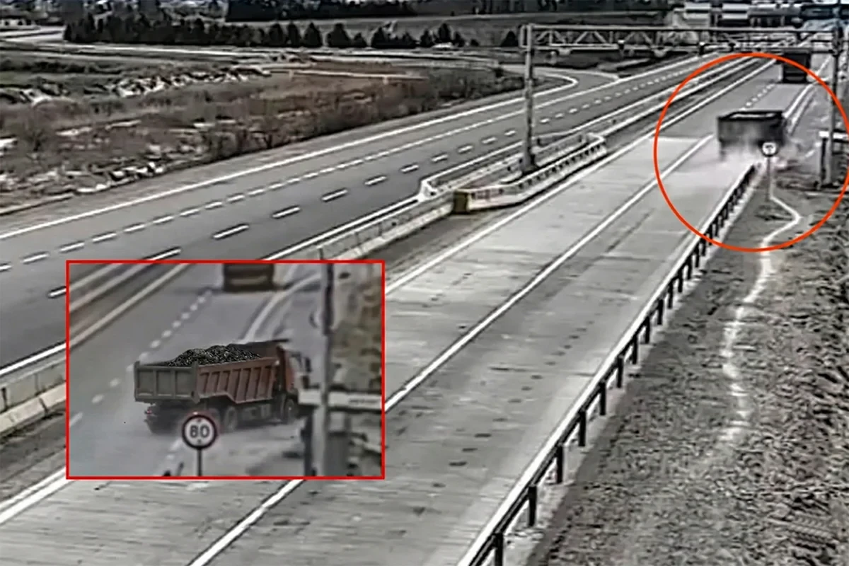 Bakı-Qazax yolunda yük avtomobili belə aşdı -&nbsp;VİDEO