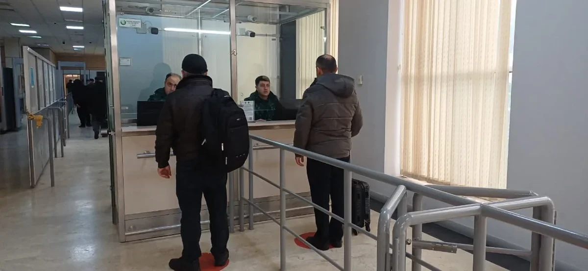 Azərbaycan vasitəsilə İrandan 370 nəfər təxliyə olundu - FOTOLAR