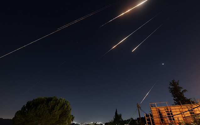 İran ABŞ-nin Bəhreyn və İraqdakı bazalarına zərbələr endirdi