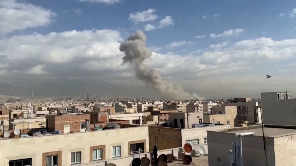 Pezeşkianın ofisi vuruldu