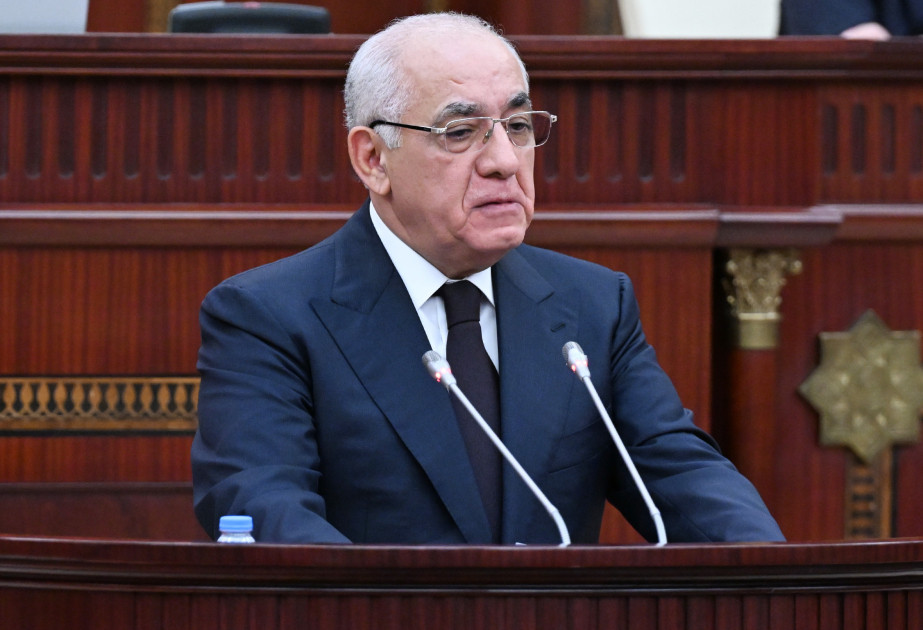 Baş nazir Əli Əsədov parlamentə GƏLİR