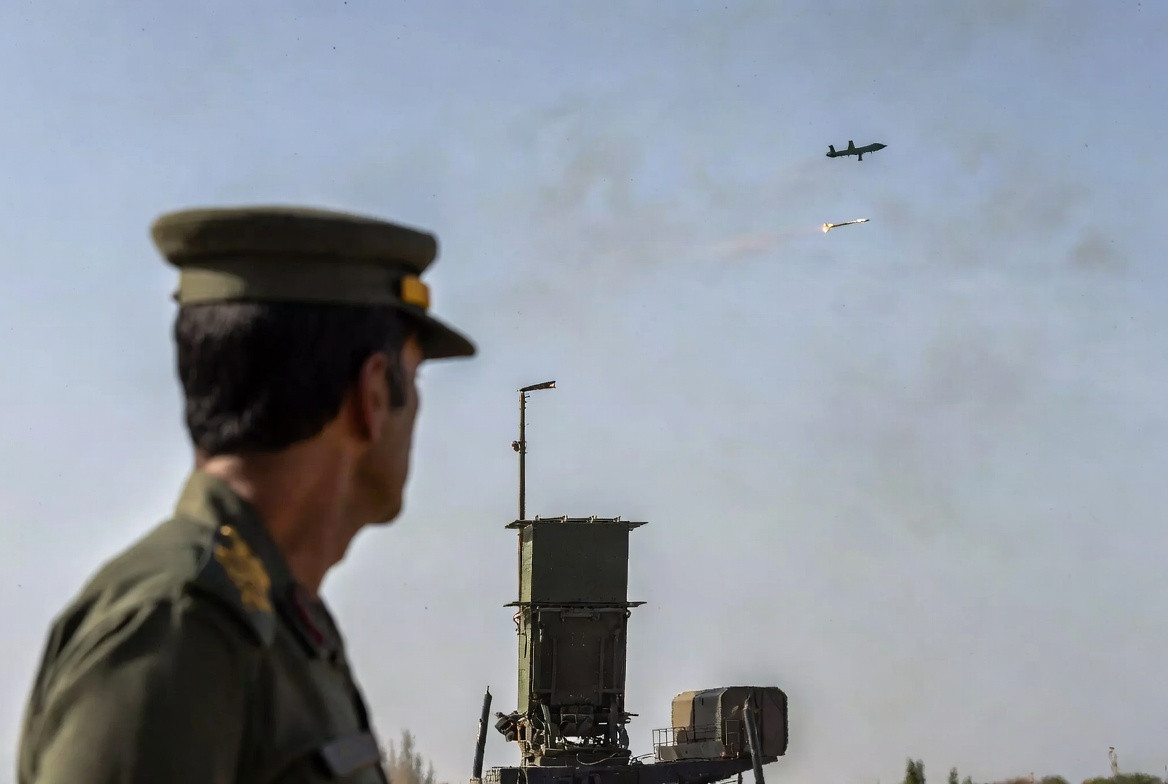 İran BƏƏ-yə dronlarla hücum edir