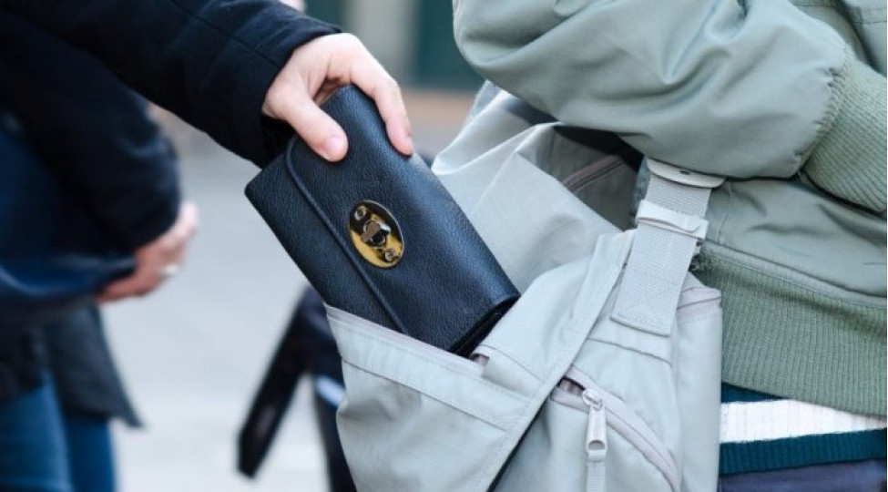 Metroda cibgirlik etdi - Saxlanıldı 