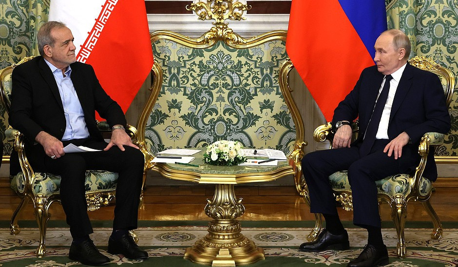 Putin Pezeşkianla Yaxın Şərqdəki vəziyyəti müzakirə etdi