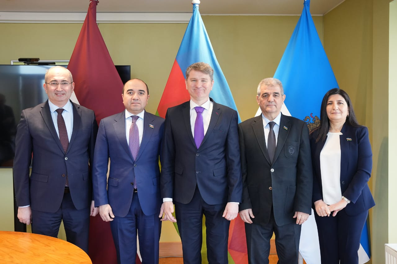 Azərbaycanlı deputatlar Riqa Şəhər Şurasında görüş keçirdilər - FOTOLAR