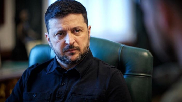 Zelenski Rusiya və İran vətəndaşlarına qarşı sanksiya tətbiq etdi