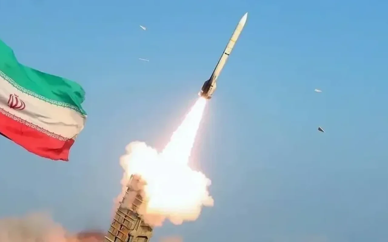 İran yenidən İsrailə raket zərbəsi endirdi - VİDEO