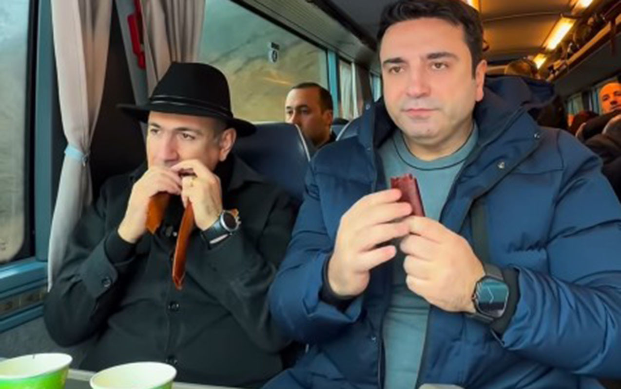 Paşinyan bu dəfə avtobusda turşu yedi - VİDEO