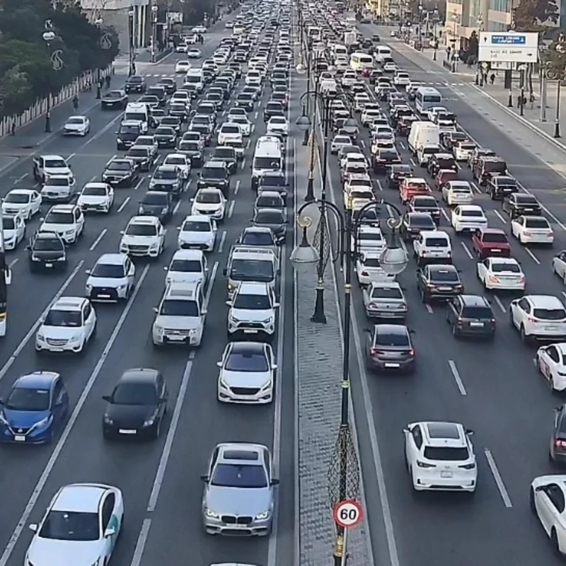 Paytaxtda 20 istiqamətdə sıxlıq var - SİYAHI