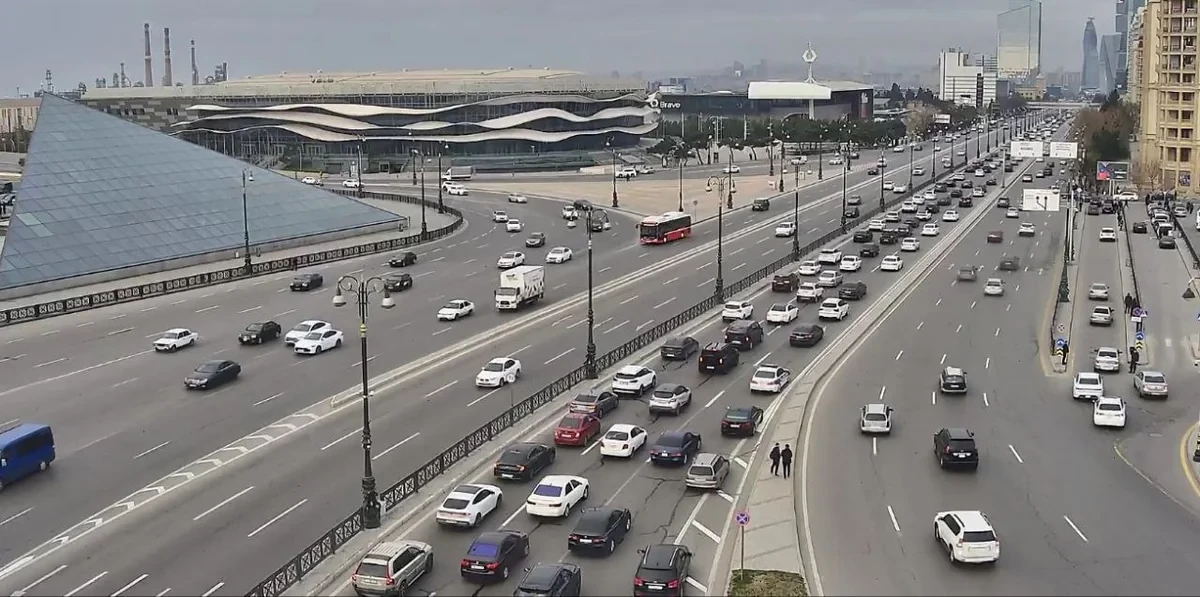Bakının bir sıra yollarında sıxlıq var