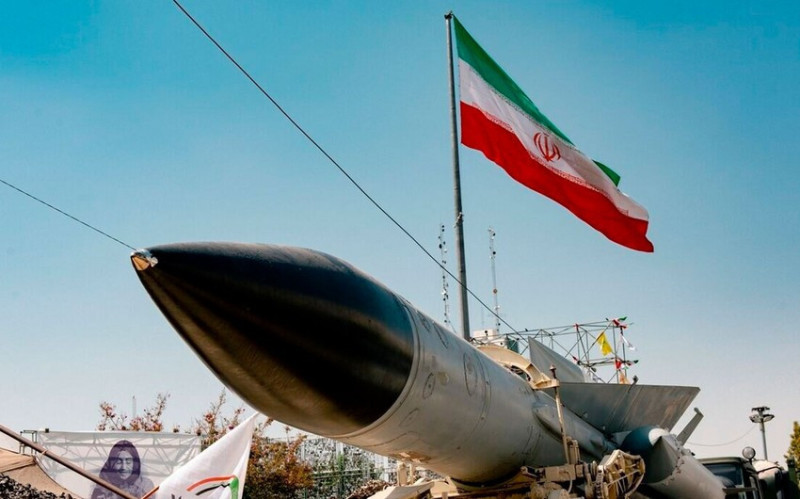 İran ABŞ bazasına raketlər atdı