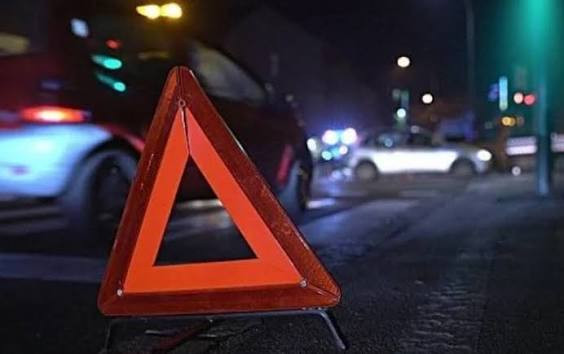 Gəncədə 2 maşın toqquşdu - Yaralılar var