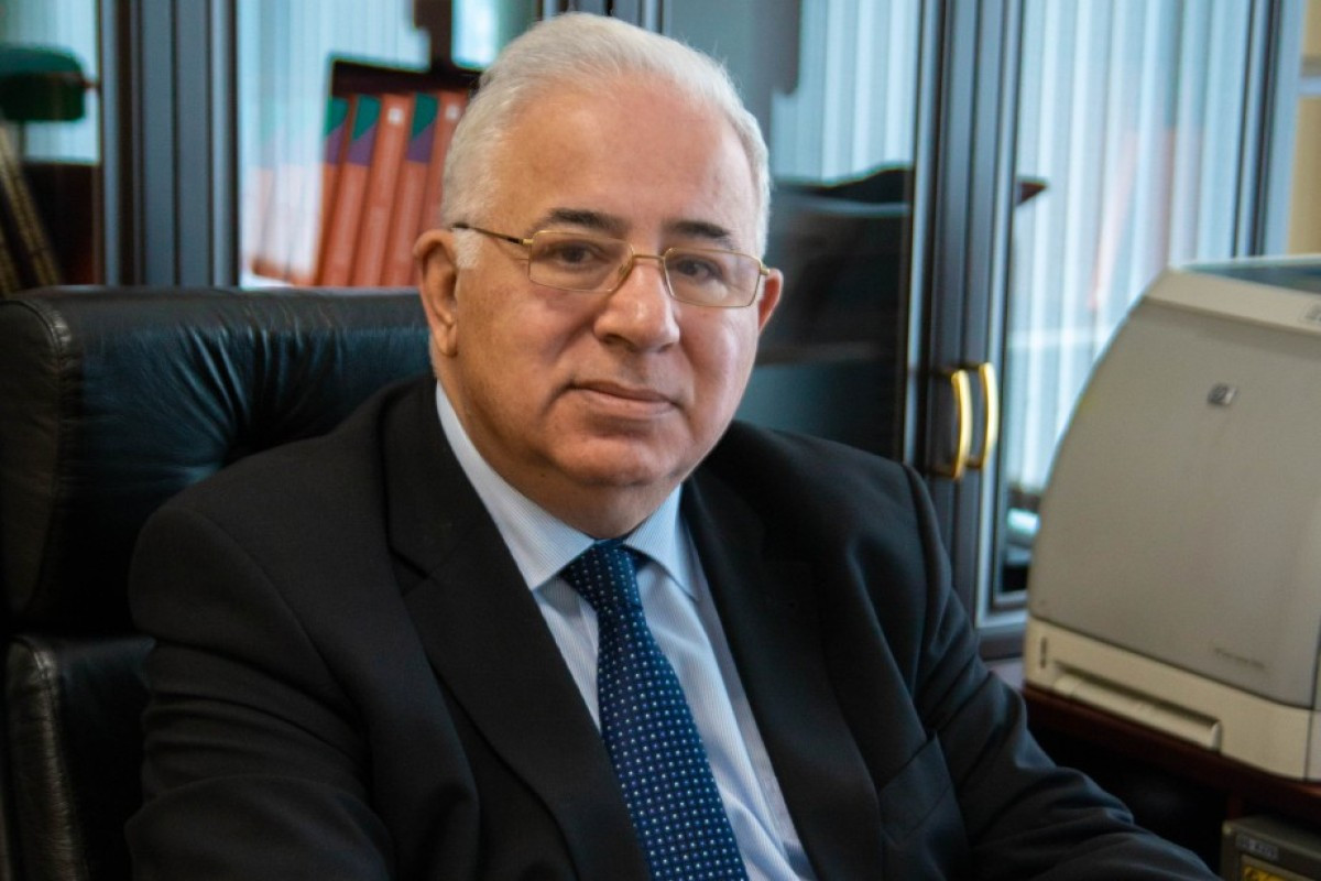 Putin azərbaycanlı alimi təltif etdi