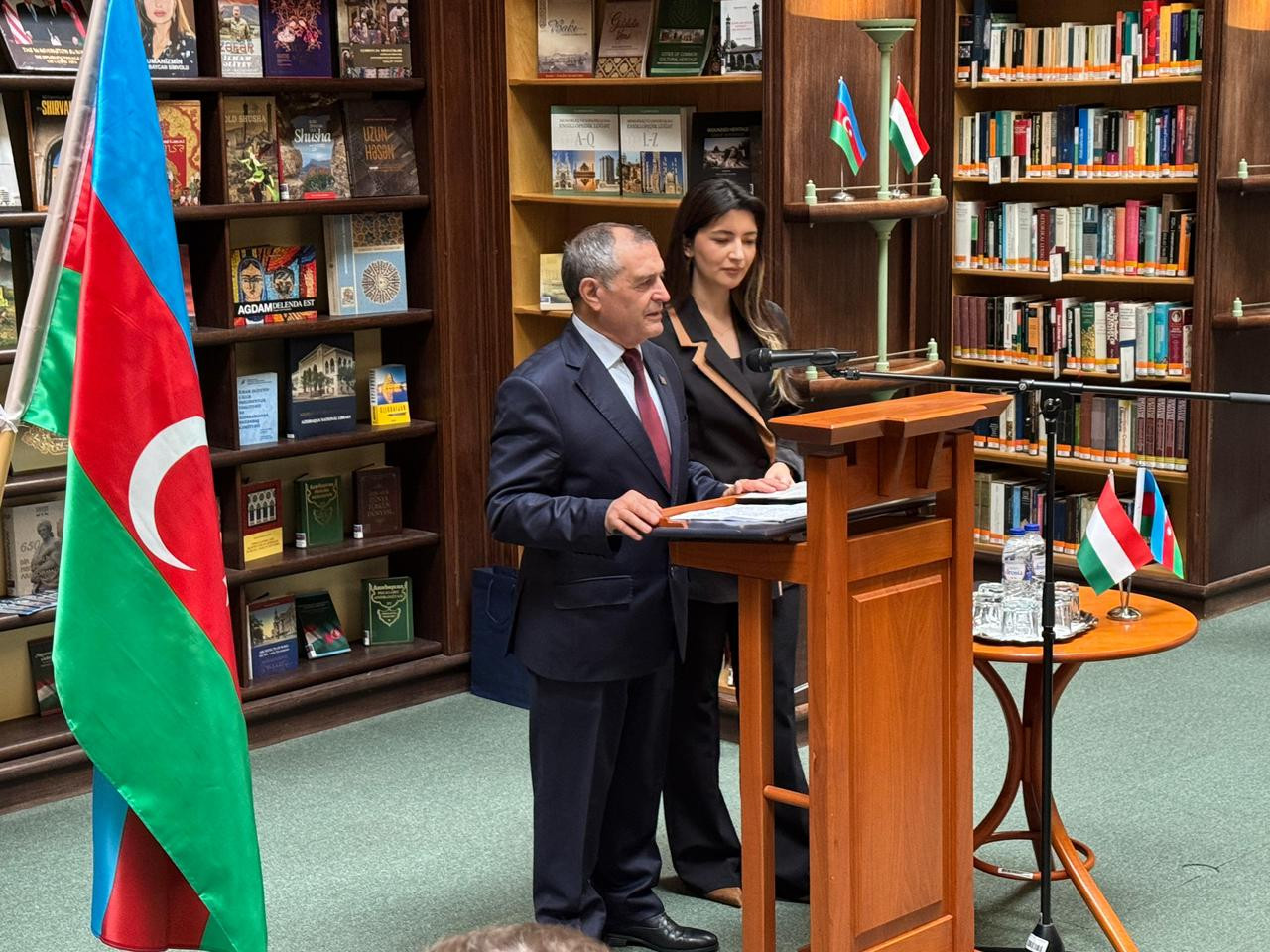 Budapeştdə Azərbaycan ədəbiyyatı bölməsi açıldı - FOTO
