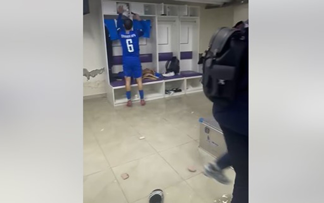 Millimizin stadiondakı paltardəyişmə otağını su basdı - VİDEO