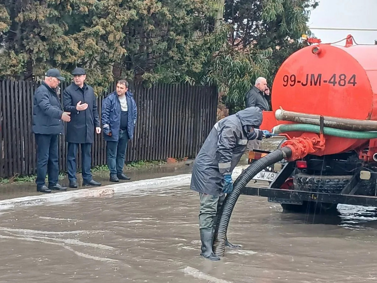 2 icra başçısı qəza baş vermiş ərazidə - FOTO