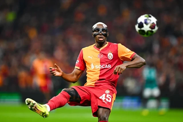 Qolu qırılan Osimhen&nbsp;\"Fənərbağça\" ilə derbidə meydana çıxacaq?