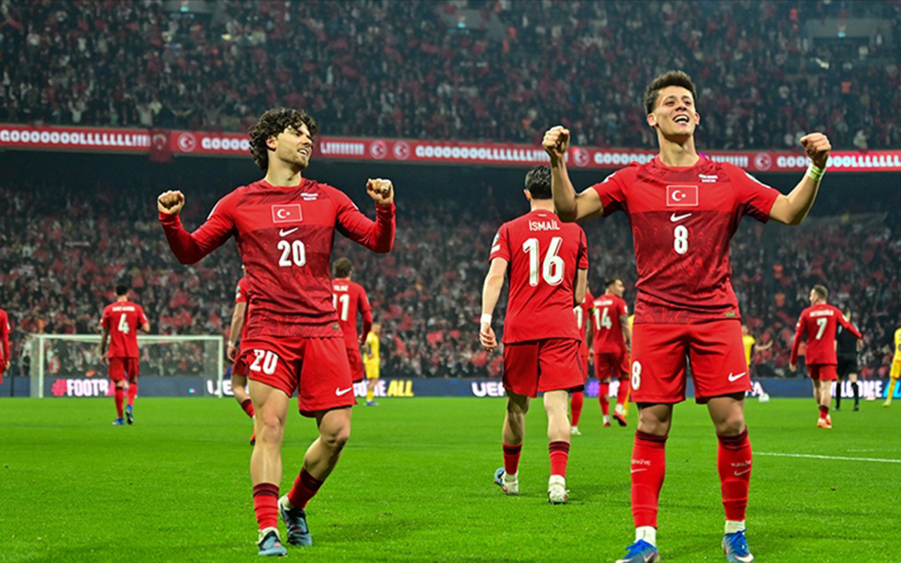 Türkiyə-Kosovo matçı başladı