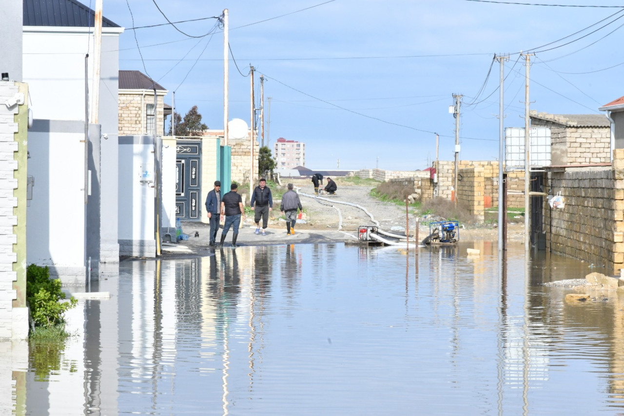 Abşeronda yağışın fəsadları aradan qaldırılır - FOTOLAR