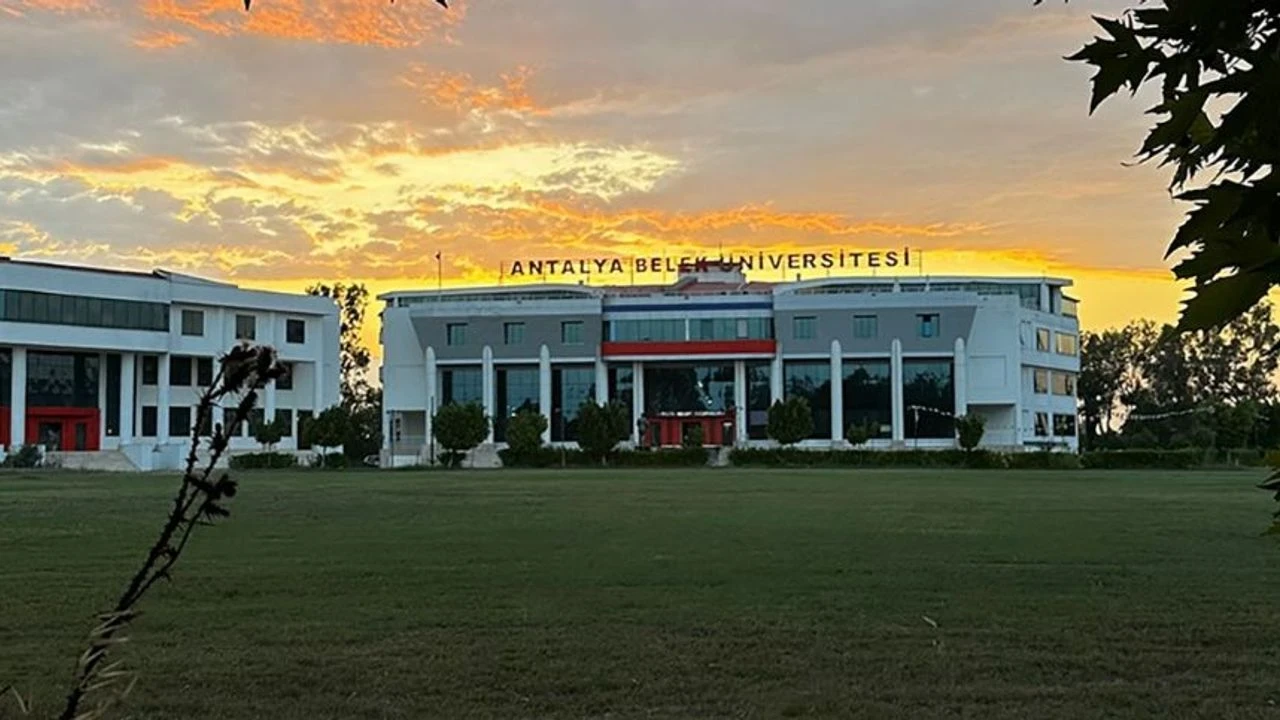 Antalya Belek Universiteti rəqiblərini geridə qoyur