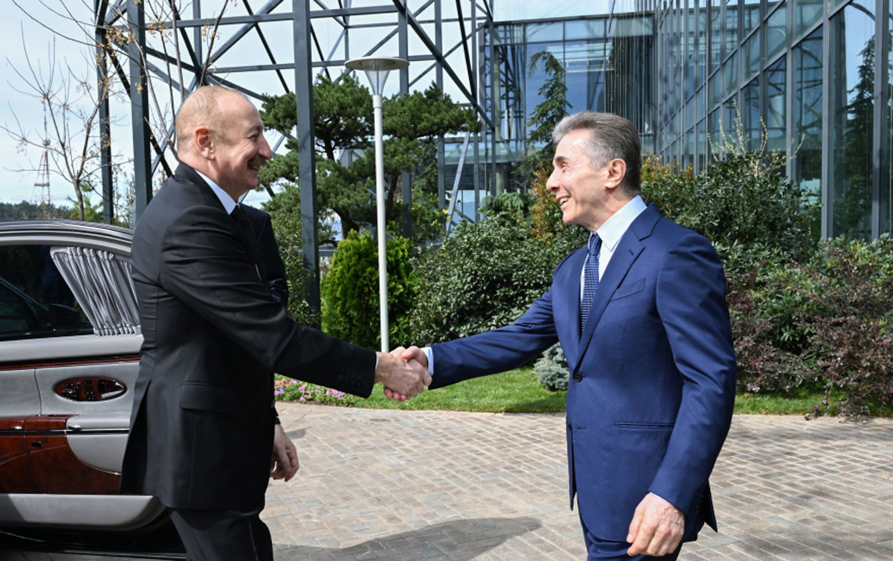 Tbilisidə Prezidentin şərəfinə lanç verildi - FOTOLAR