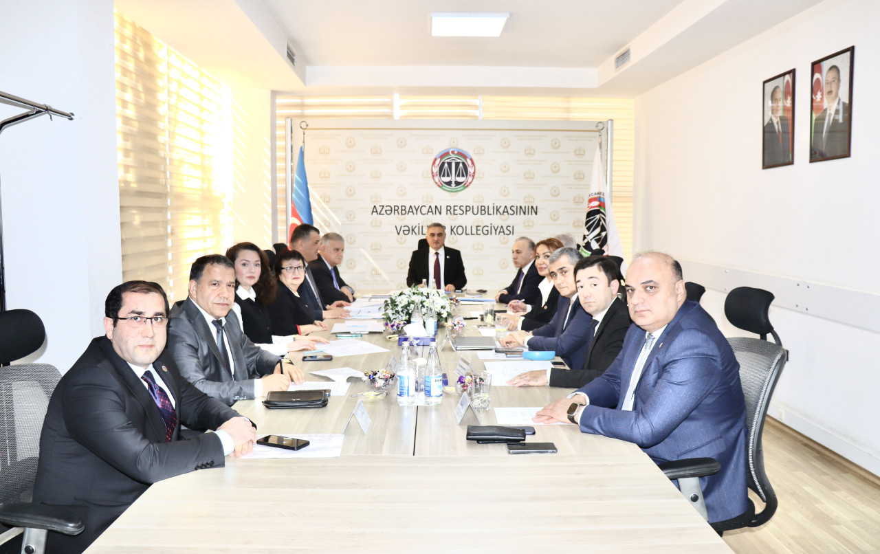 Daha bir vəkil Kollegiyadan çıxarıldı