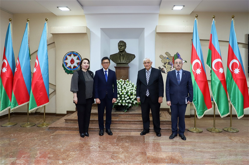 ADU-da İndoneziya səfiri ilə görüş keçirildi - FOTOLAR