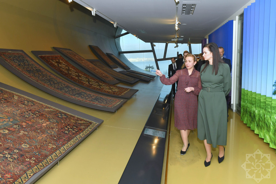 Litvanın Baş naziri Milli Xalça Muzeyini ziyarət etdi - FOTOLAR