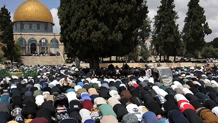 Məscidi-Aqsada 41 gün sonra ilk namaz qılındı