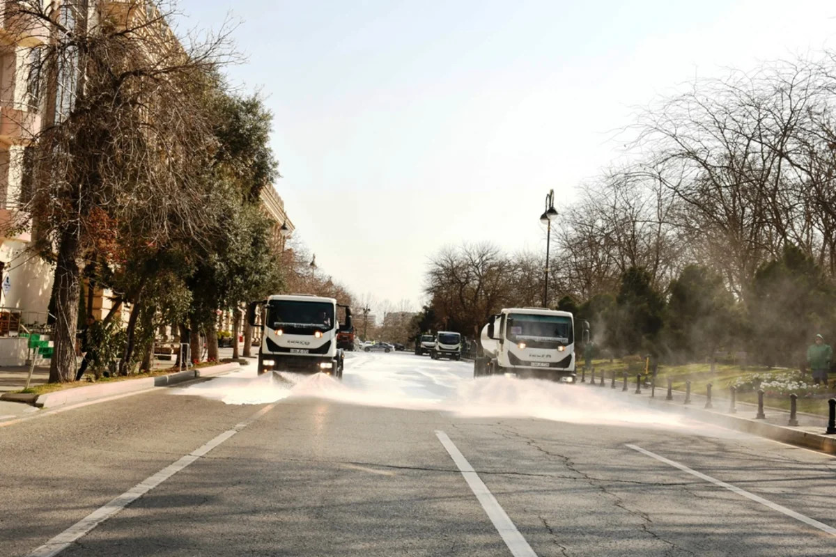 Bakının 550 küçəsi yuyulddu