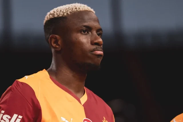 Osimhen xüsusi görkəmlə meydanlara qayıdır&nbsp;