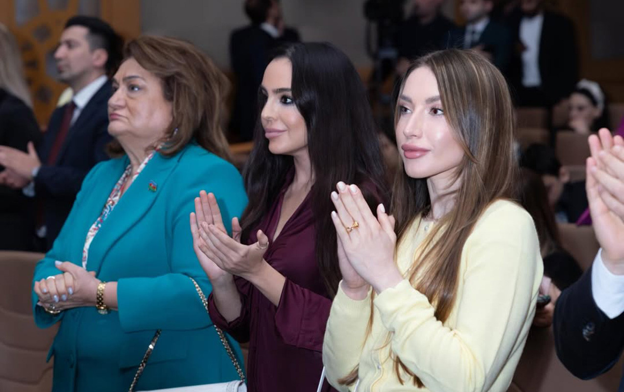 Leyla və Alena Əliyevalar film təqdimatında - FOTOLAR