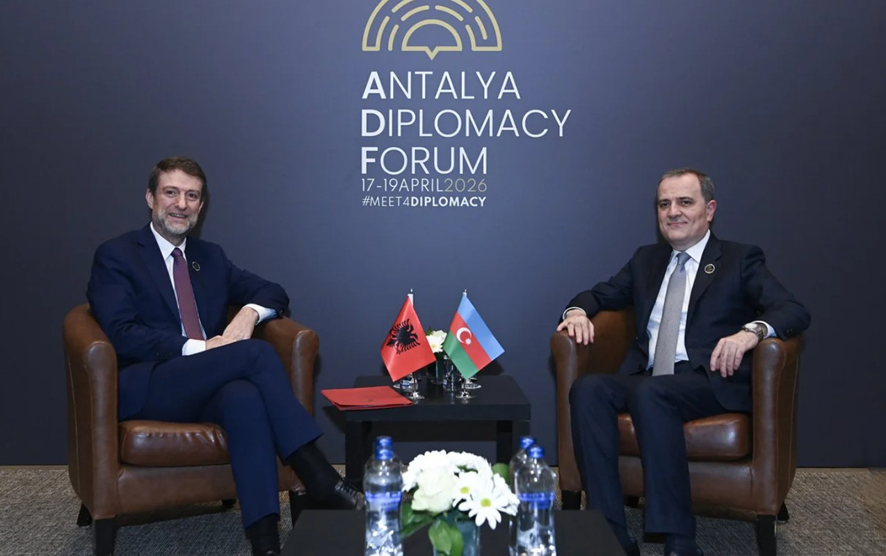 Ceyhun Bayramov albaniyalı həmkarı ilə görüşdü