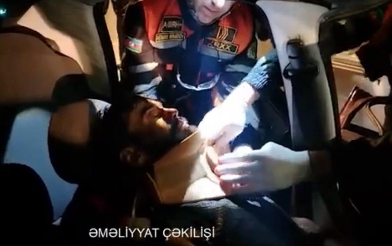 Maşını hasara çırpdı, sıxılıb içində qaldı - VİDEO