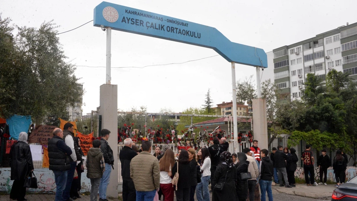 Məktəbə hücum edən şagird bunu edəcəyini əvvəlcədən deyibmiş - ŞOK DETAL