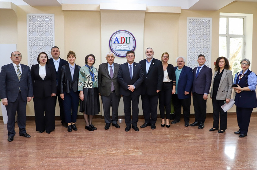 Petre Andrei Universitetinin nümayəndə heyəti ADU-nun qonağı oldu - FOTOLAR