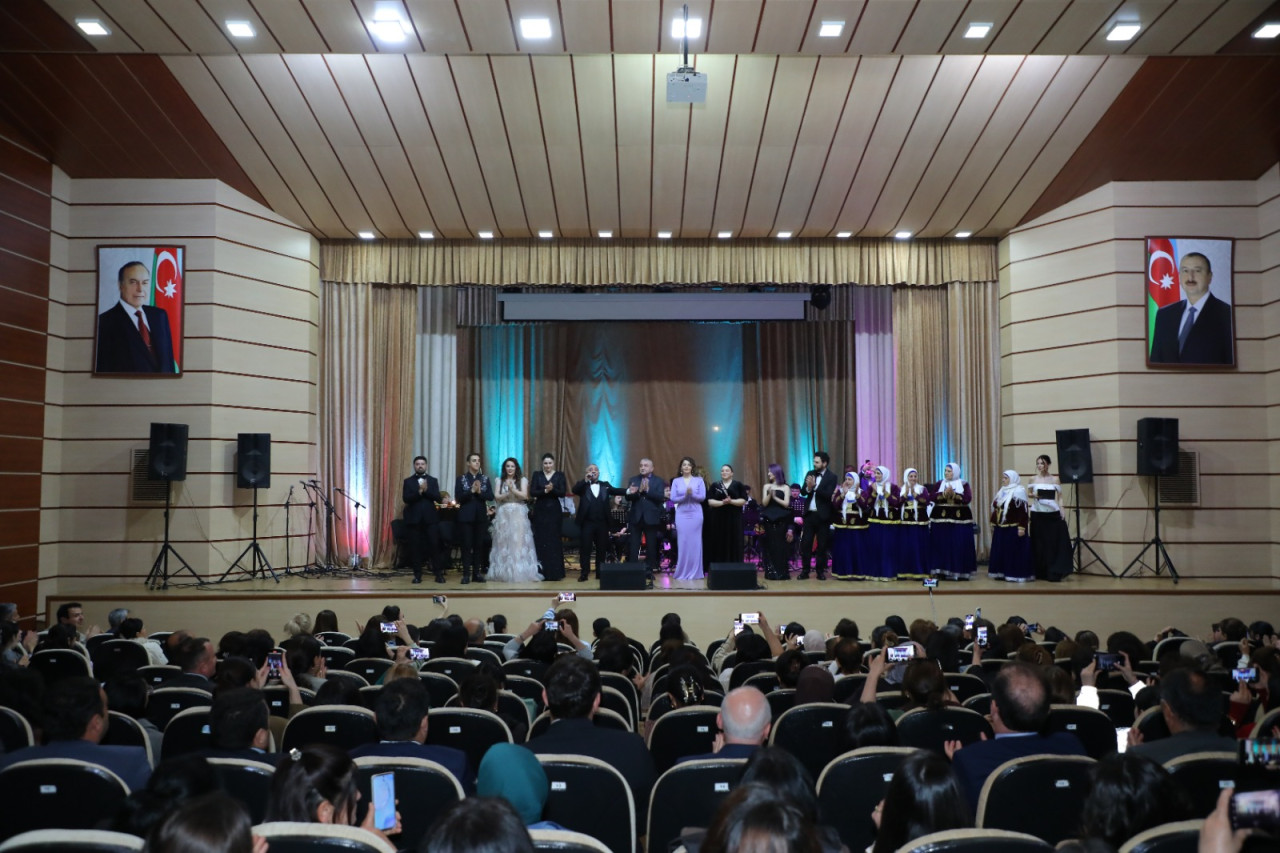 Rəşid Behbudov adına Azərbaycan Dövlət Mahnı Teatrının qastrol konsertindən - FOTOLAR