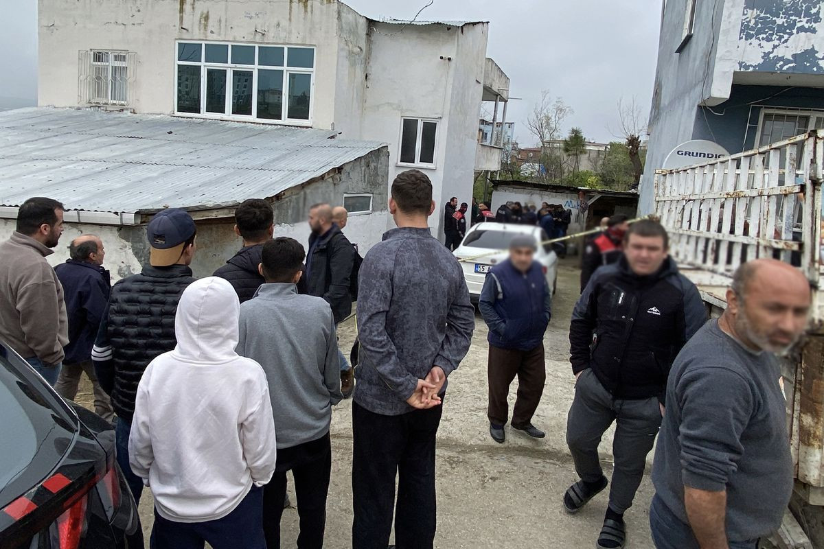 Anasını ov tüfəngi ilə öldürdü - İntihar etdi