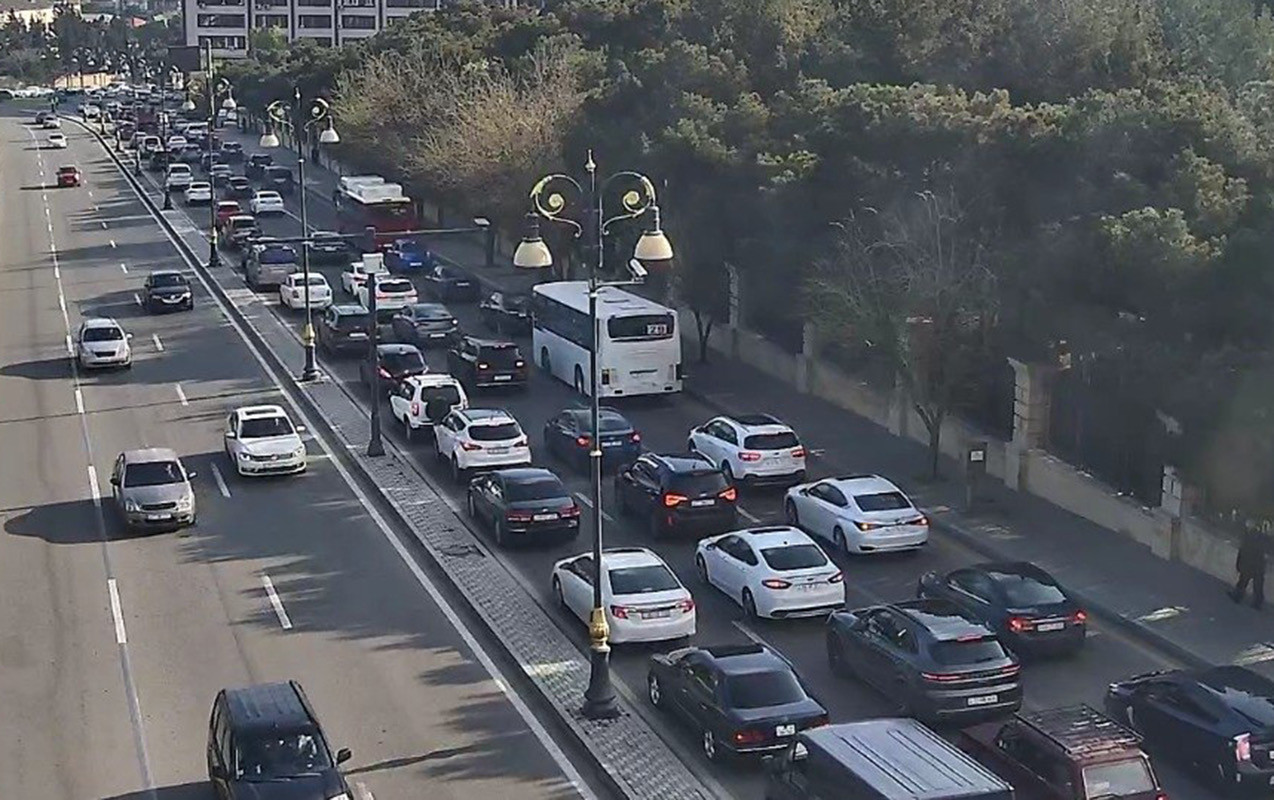 Hazırda paytaxtın bu yollarında tıxac var &nbsp;